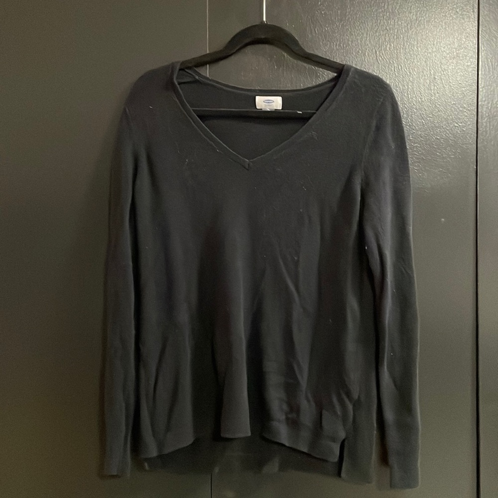 Old Navy Black VNeck Sweater Size L